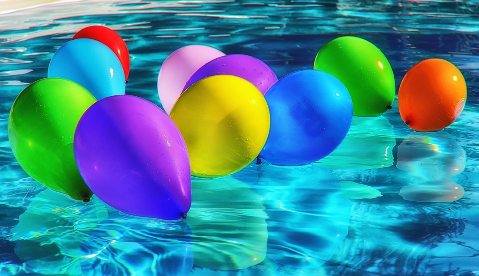 Festa in piscina: come organizzare un pool party fenomenale